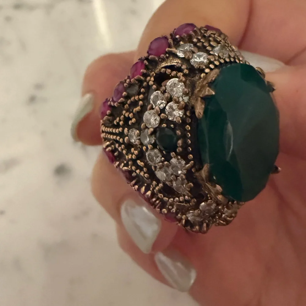 Vintage Estate Green Gemstone Cocktail Ring with Clear Accents - Picture 3 of 9